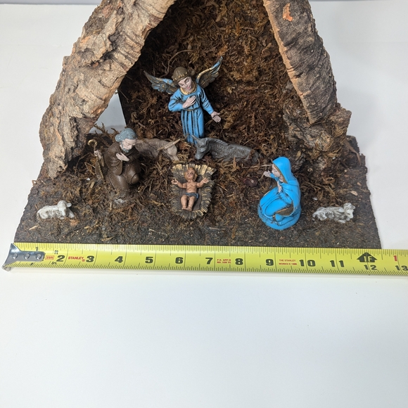 Vintage Italian Nativity Scene with Holy Family Made in Italy - Picture 12 of 15